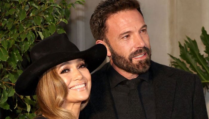 Ben Affleck finds it difficult to reassure Jennifer Lopez of his loyalty