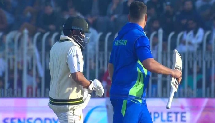 Pak vs Eng: Azhar Ali forced to walk off field after ball hits index finger