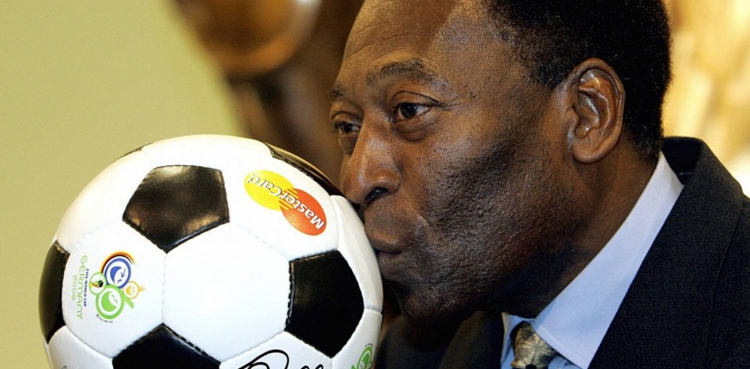 Brazil says final farewell to 'King' Pele