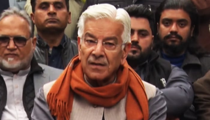 Imran’s assassination accusation against Zardari may lead to bloodshed: Asif