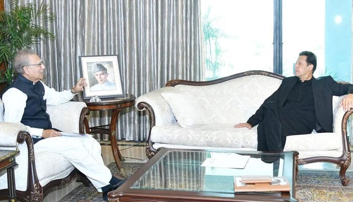 President Alvi discusses KP and Punjab elections with Imran Khan