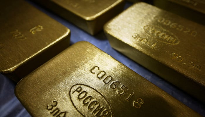 Gold declines from historic high
