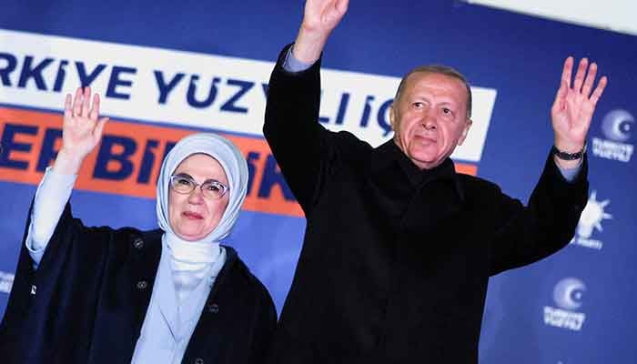 Turkey faces runoff election with Tayyip Erdogan leading
