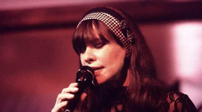 Fans mourn the death of singer Astrud Gilberto