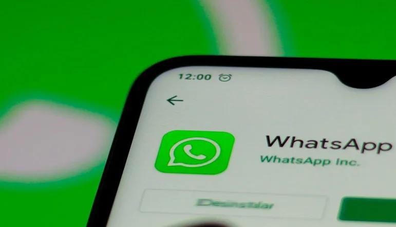 see somesone whatsapp messages withut having their phone