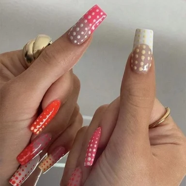 polka dot art nail ideas kyliejenner 384x384 1