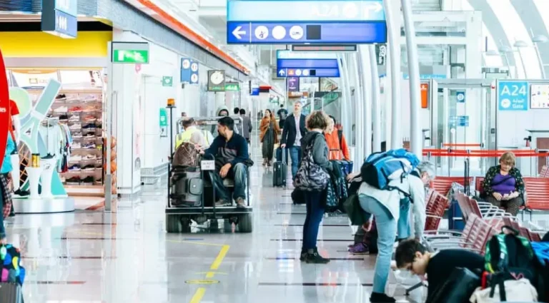 dxb airport air travel emirates
