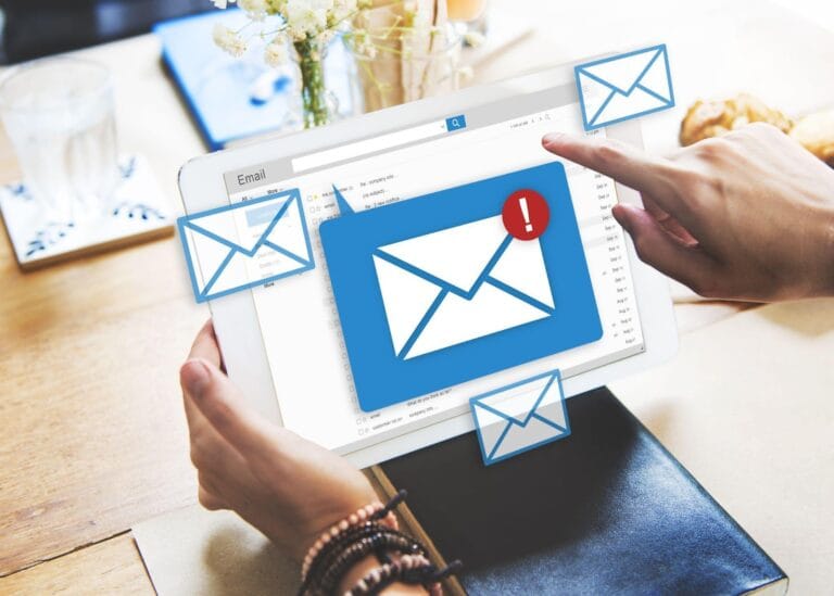 a screen with unread message