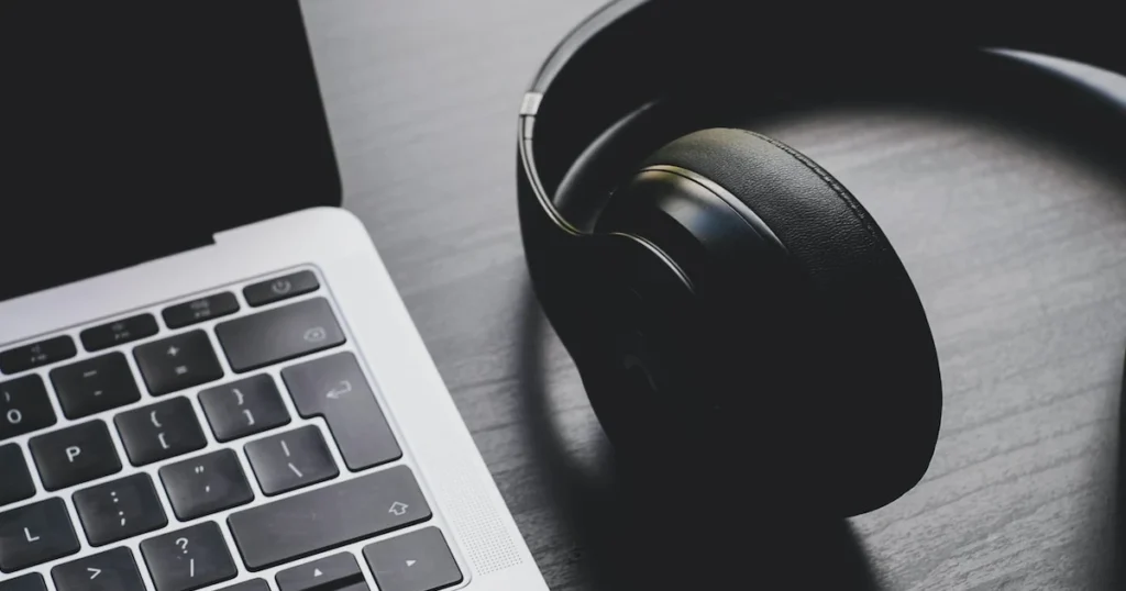connect headphones