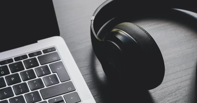 connect headphones