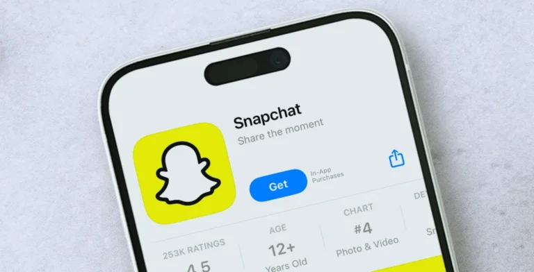 how to block someone from seeing your snapchat story