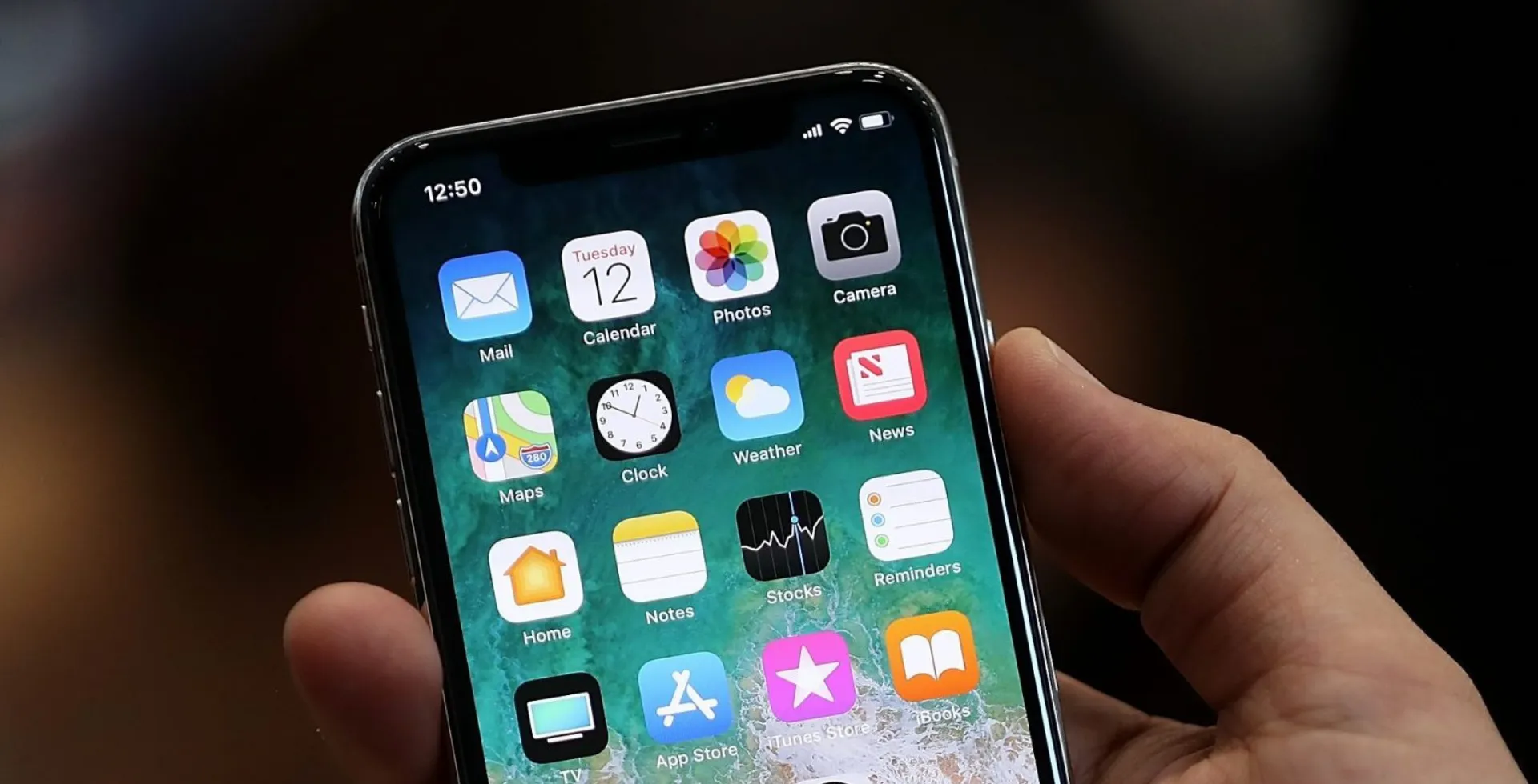 how to stop iphone from uninstalling apps automatically