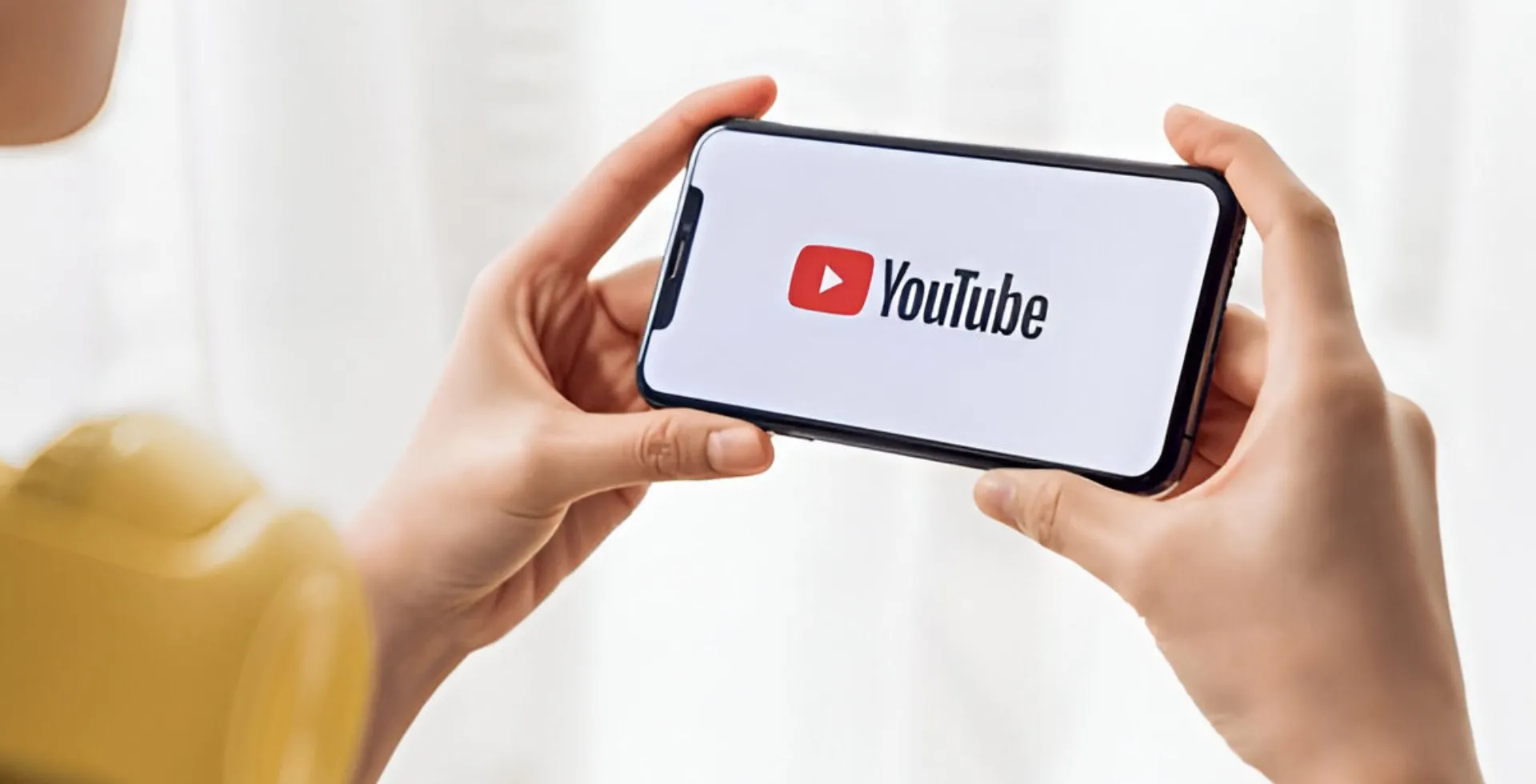 how to watch two youtube videos at once on android