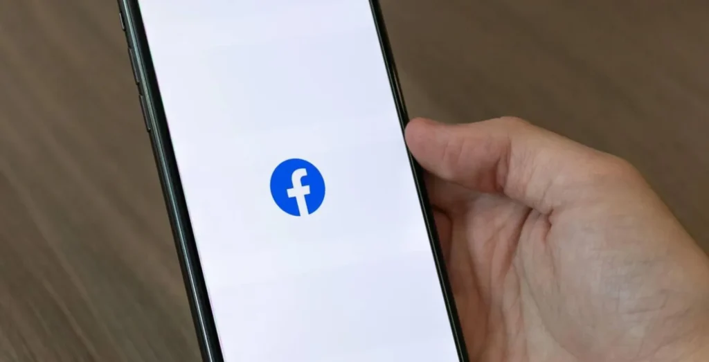 fix photos and videos not loading on facebook messenger