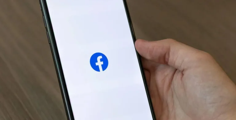 fix photos and videos not loading on facebook messenger