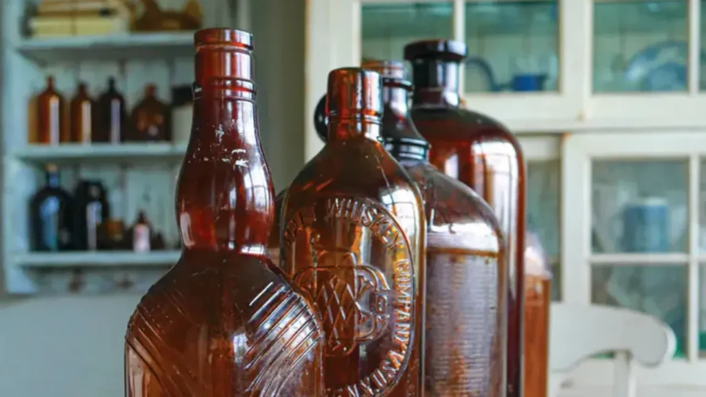 embrace sustainability buying amber glass bottles for eco friendly packaging