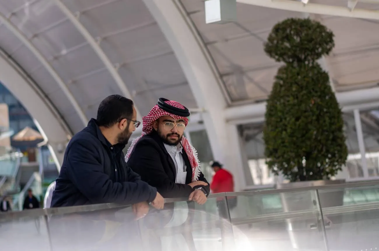how do freelancers open a bank account in uae