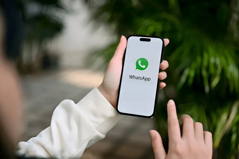 whatsapp to add ai message summaries for long chats heres how it works