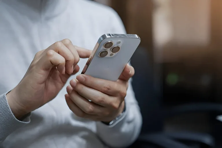 ios 26 release features compatible iphones wwdc 2025