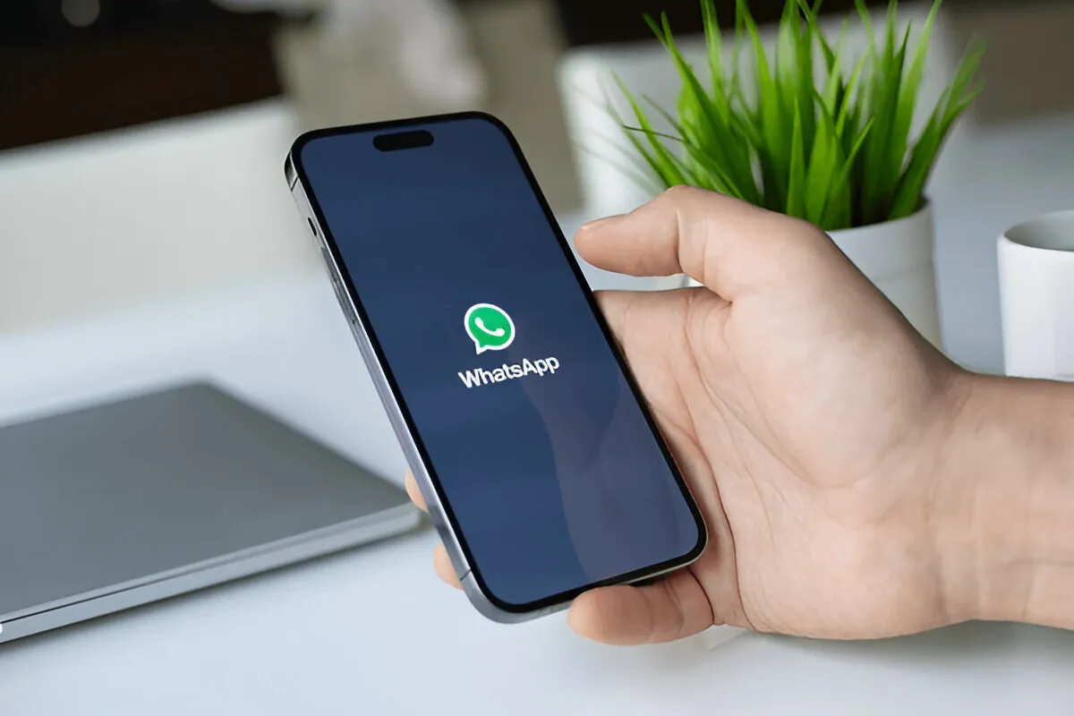 whatsapp ios ai support chat update
