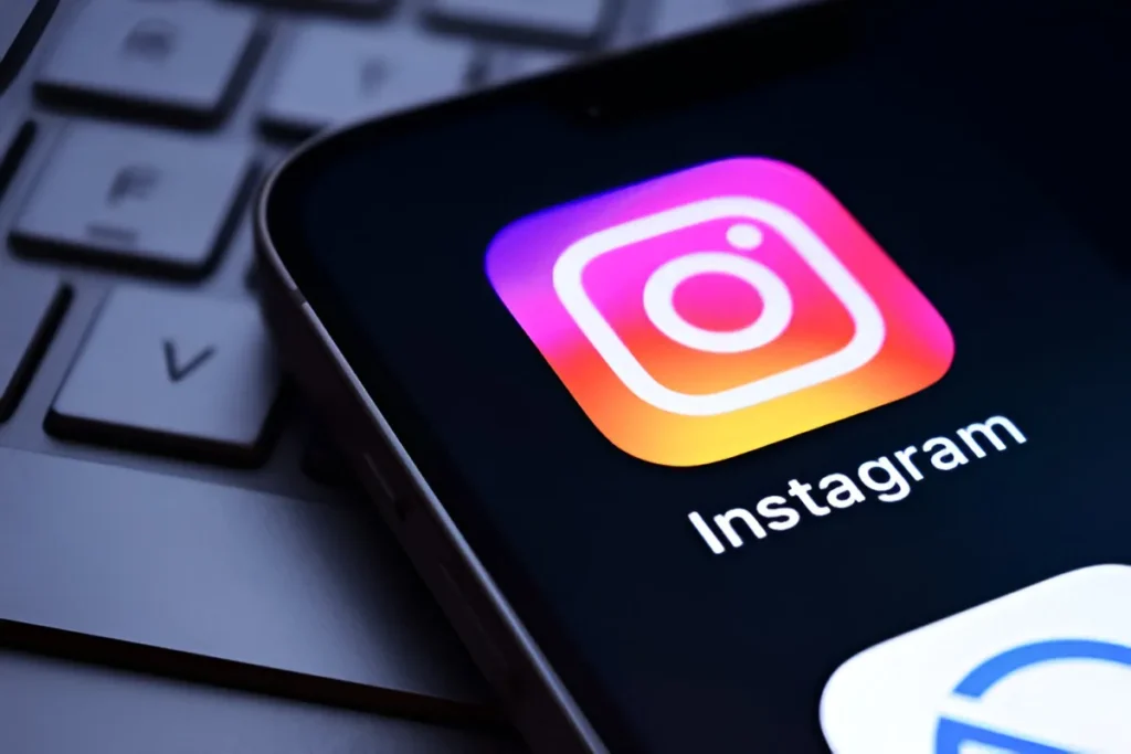 Instagram Now Requires 1,000 Followers to Go Live instagram live 1000 followers requirement