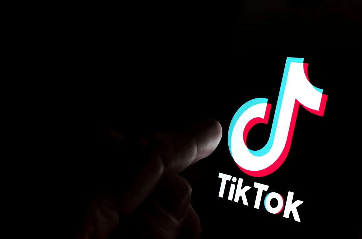 how to make your tiktok account private]