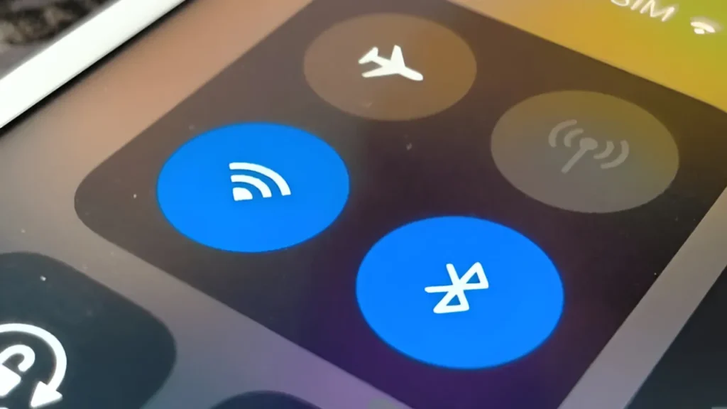fix wifi keeps disconnecting iphone 4