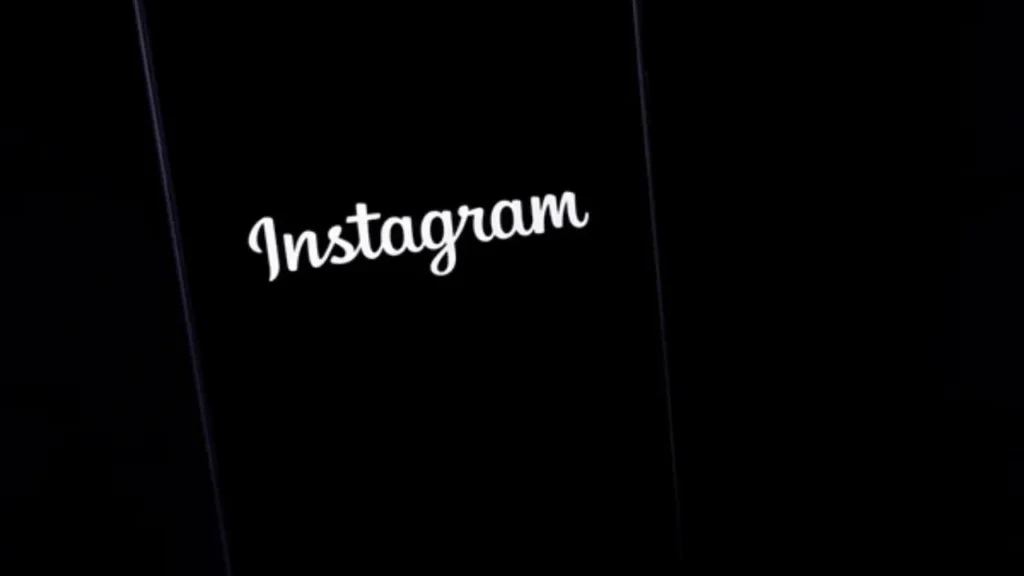 How to Save Instagram Videos Without Filling Your Phone With Apps how to rearrange instagram profile grid